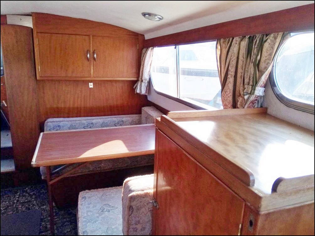 Freeman 26 'main cabin'